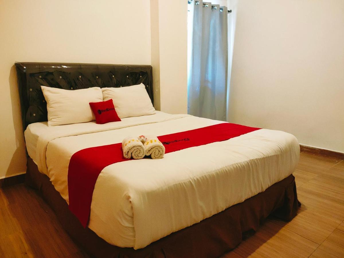 Reddoorz At Sukomanunggal Surabaya Kültér fotó